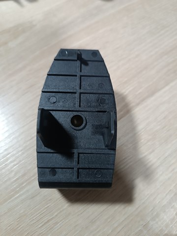 BMW 51117397396 Направляющая переднего бампера в наличии Черновцы