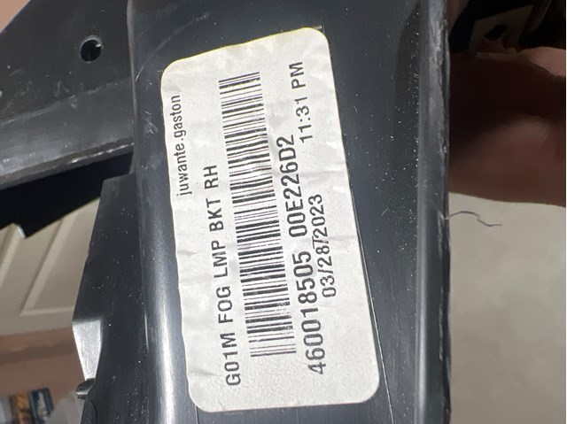 BMW 51118064596 Кронштейн крепления противотуманной фары правой в наличии Черкассы
