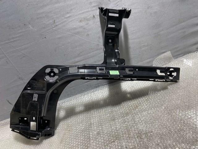 Правое крепление заднего бампера 51127381120 BMW