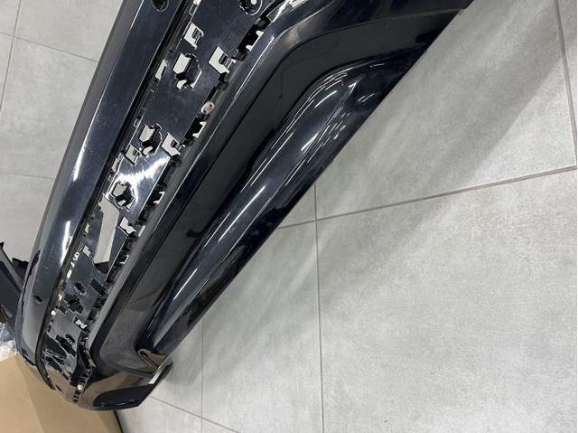 Задний бампер 51127392992 BMW