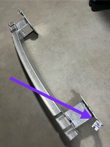 Усилитель бампера заднего 51127420657 BMW