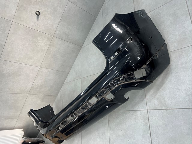 Бампер задний 51127488218 BMW