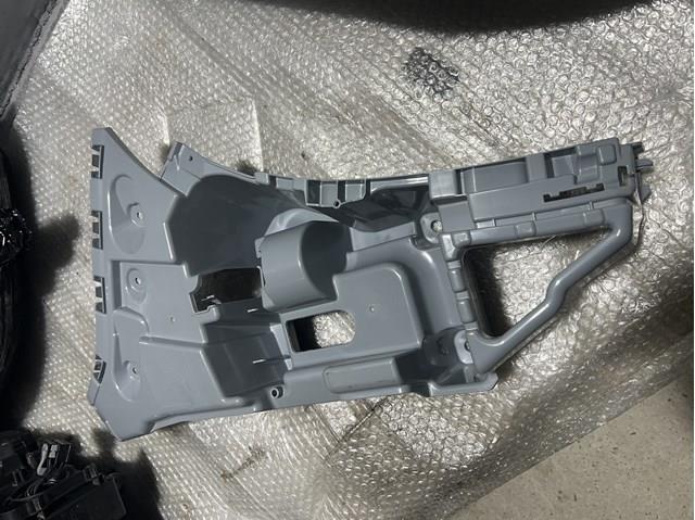 BMW 51128069142 Направляющая заднего бампера правая в наличии Черкассы