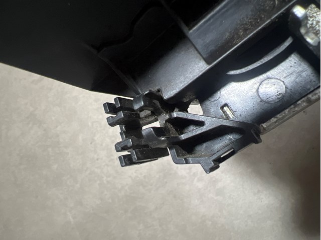 51217202143 BMW Замок водительской двери купить в Украина