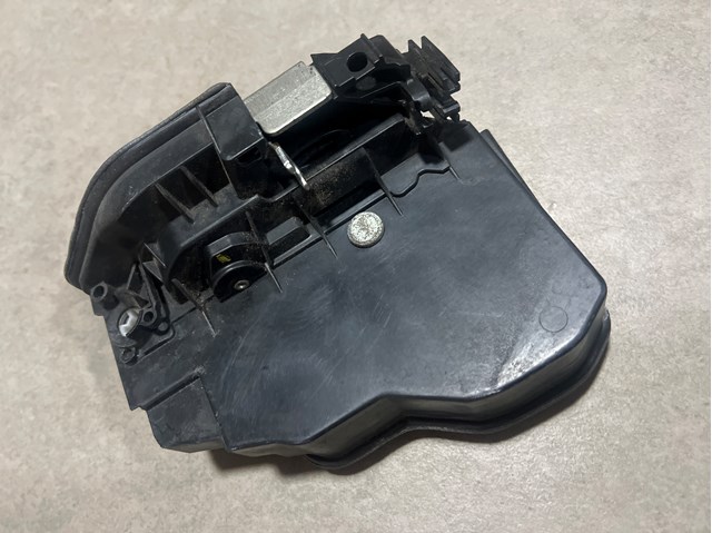 Замок двери водителя 51217202143 BMW