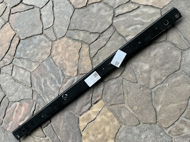 Кронштейн замка капота 51647421704 BMW