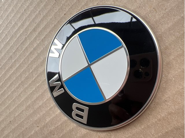 Фирменный значек капота 51767288752 BMW