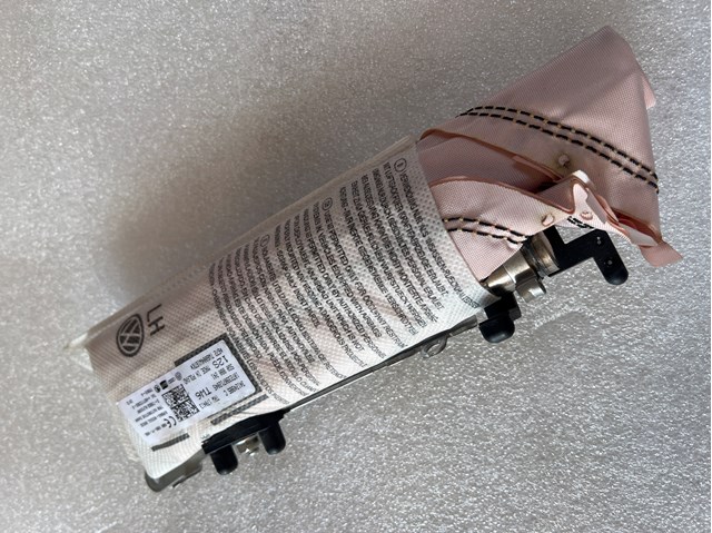 Подушка безопасности AIRBAG спинки сиденья, левого 5G0880241 VAG
