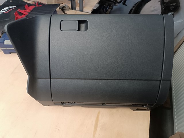 VAG 5G1857114G82V Ящик перчаточный (бардачок) в наличии Ужгород