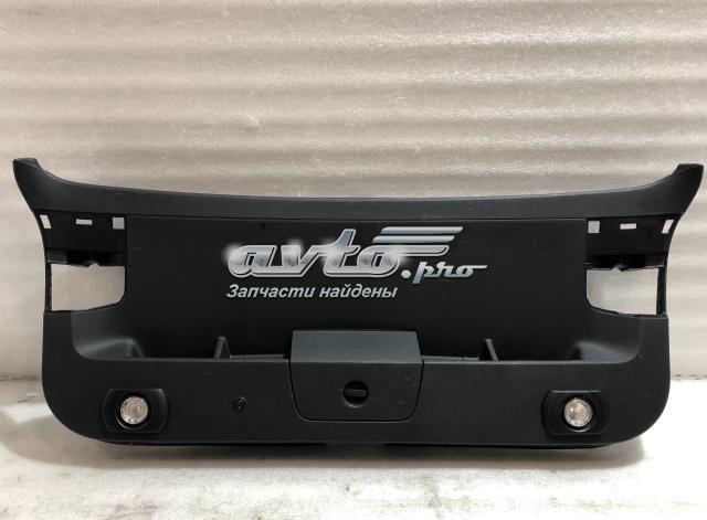 Пластик пятой двери 5G9867605A82V VAG