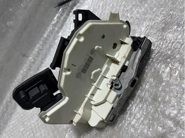 Внутренний дверной замок 5GM837016C VAG