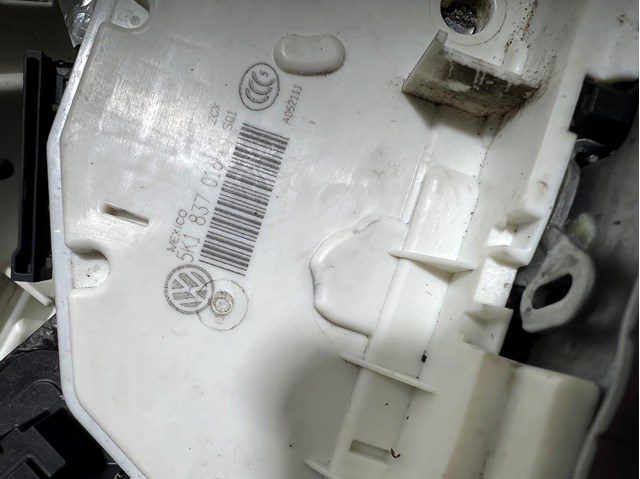 Замок передней пассажирской двери 5K1837016H VAG