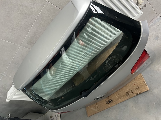 Дверь задняя багажная 5K6827025J VAG