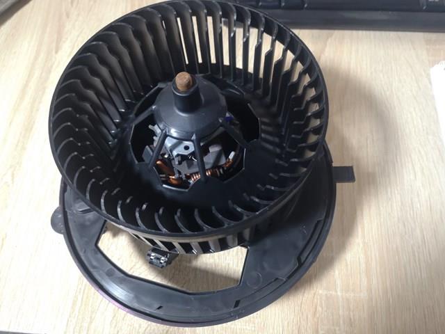 Моторчик печки 5Q1819021E VAG