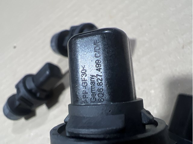 VAG 6Q6827499E в наличии Украина