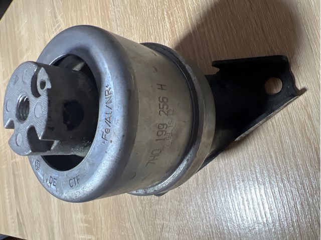 Опора двигателя Volkswagen Transporter T6