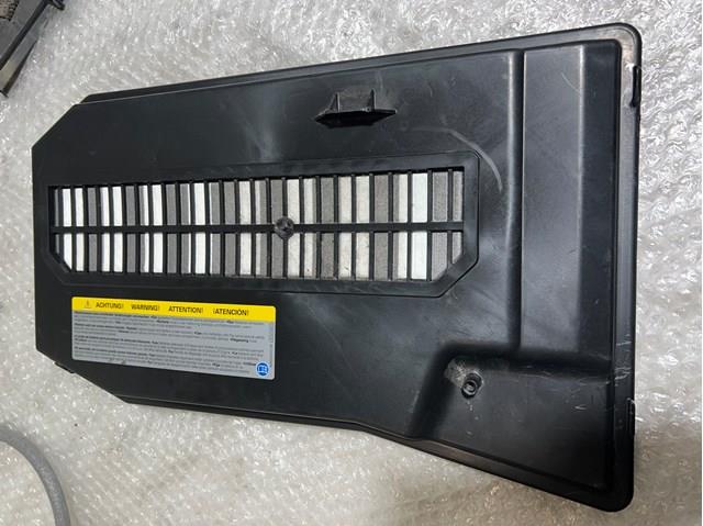 Крышка ящика аккумулятора 7L0864643B VAG