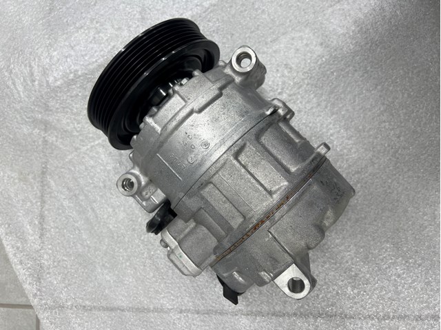 7P0820803L VAG Компрессор кондиционера купить в Харьков