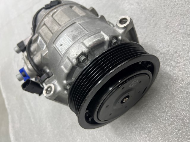 VAG 7P0820803L Компрессор кондиционера в наличии Черкассы
