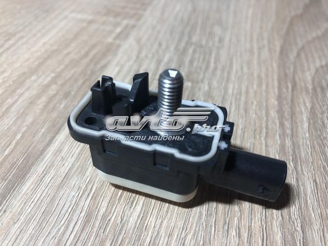 Датчик AIRBAG передний 7P0959354 VAG