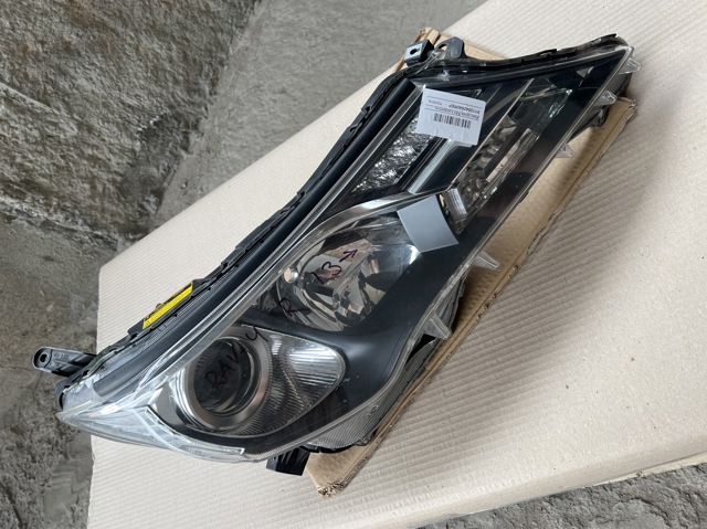Основная фара - вставка 8113042542 TOYOTA