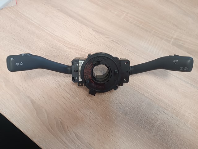 8L0953513G01C Переключатель подрулевой левый купить Ирпень