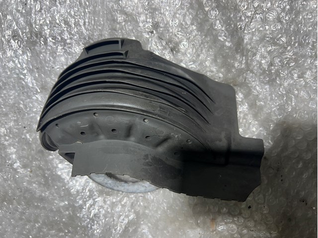 8R0511539C Защита амортизатора заднего купить Черновцы