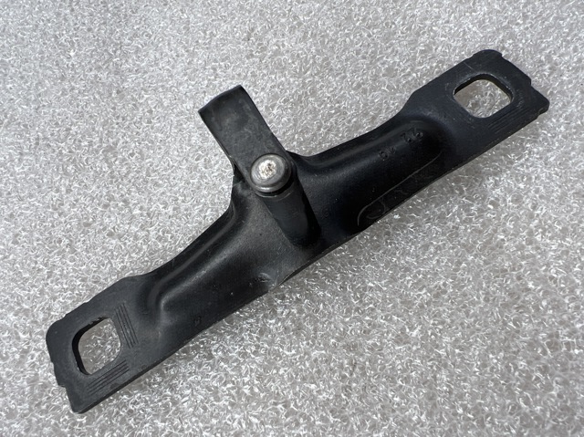 Зацеп замка крышки багажника 8V0827507H VAG