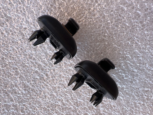 8W0857562A4PK Фиксатор солнцезащитного козырька купить Сумы