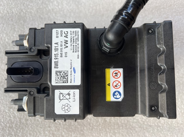 Аккумуляторная батарея 8W0915101A VAG