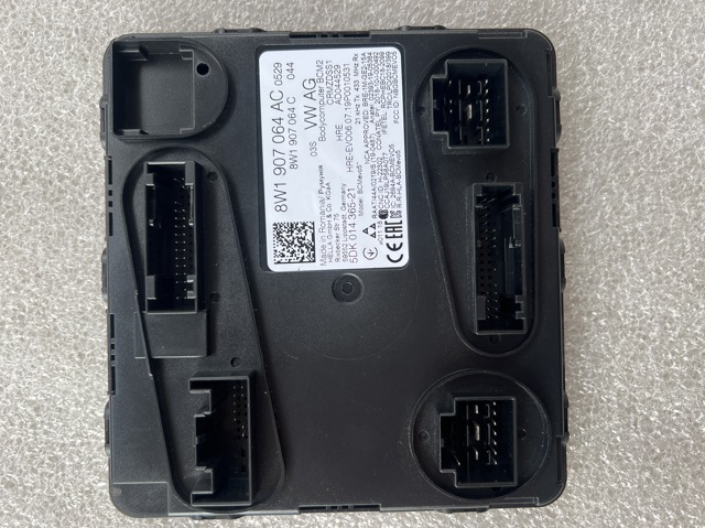 Блок комфорта 8W1907064AH VAG