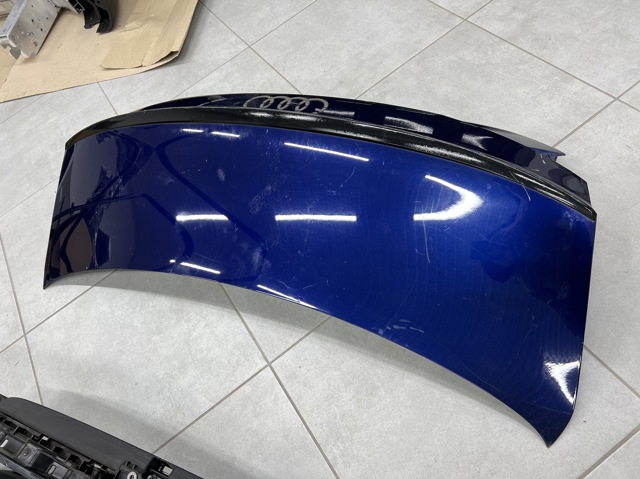 VAG 8W6827025E Крышка багажника в наличии Хмельницкий