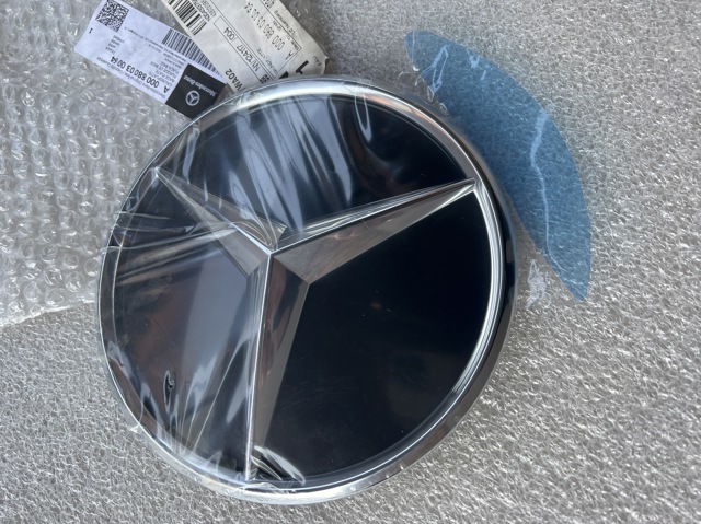 MERCEDES A000880030064 Эмблема решетки радиатора в наличии Харьков