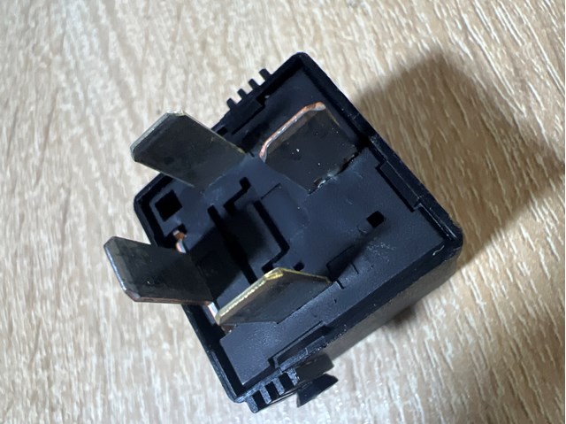 MERCEDES A0025421319 Реле электрическое многофункциональное в наличии Черновцы