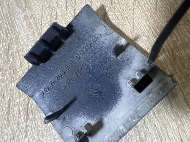 MERCEDES A2038850026 Заглушка бампера буксировочного крюка передняя в наличии Полтава