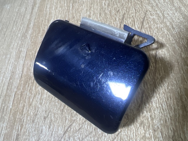 Заглушка буксировочного крюка в передний бампер A2038850326 MERCEDES