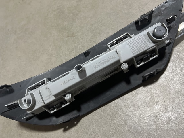 A2049069000 MERCEDES Фара дневного света правая купить в Чернигов