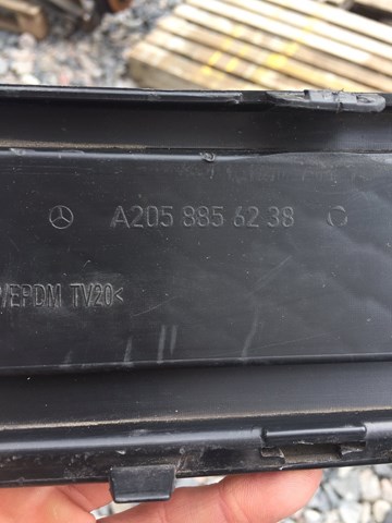 MERCEDES A2058856238 Накладка бампера заднего в наличии Киев