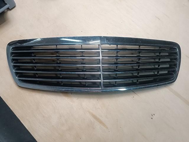 Решетка радиатора A21188005839040 MERCEDES