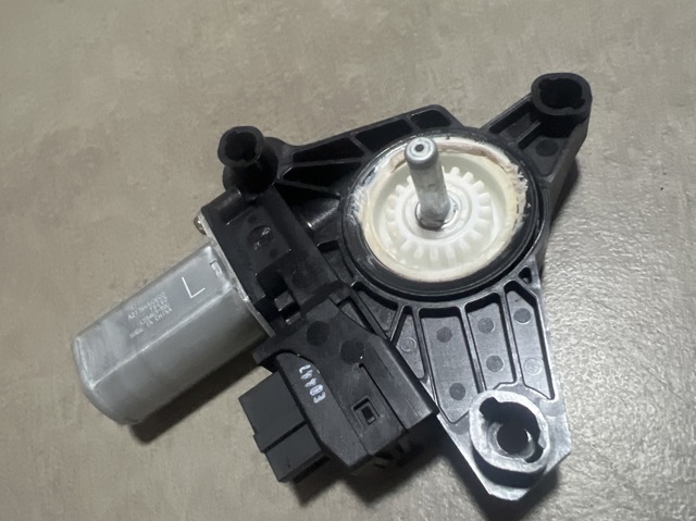 A2139060602 MERCEDES Мотор стеклоподъемника двери задней правой купить в Черновцы