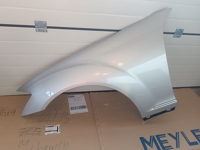 Переднее левое крыло A2218800118 MERCEDES