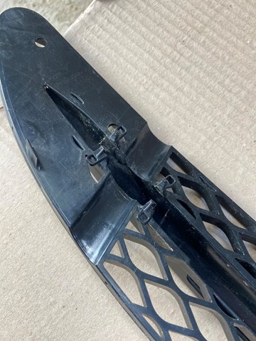 MERCEDES A2218850523 Решетка бампера переднего в наличии Харьков