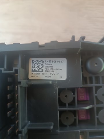 Блок реле и предохранителей A4479060117 MERCEDES