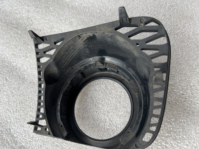 LR018246 LAND ROVER Заглушка (решетка) противотуманных фар бампера переднего левая купить в Каменское