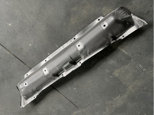 Тепловой экран выхлопа LR027245 LAND ROVER