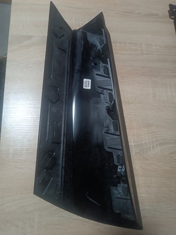 Накладка стойки кузова внешняя, задняя правая LR061128 LAND ROVER