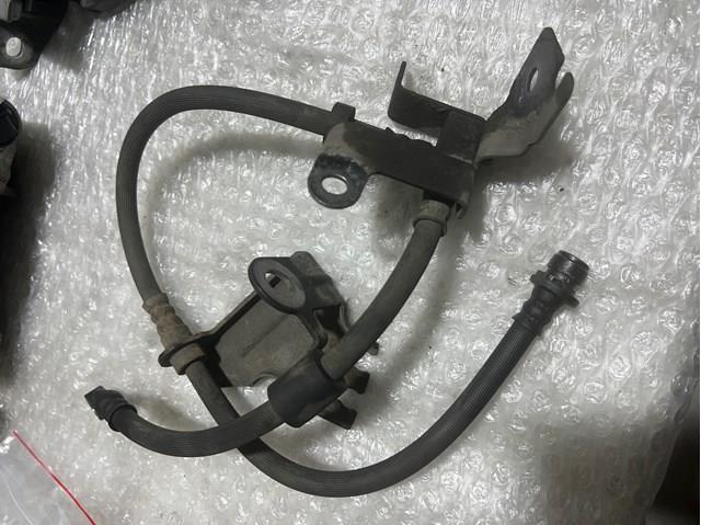 Передний правый тормозной шланг LR079544 LAND ROVER