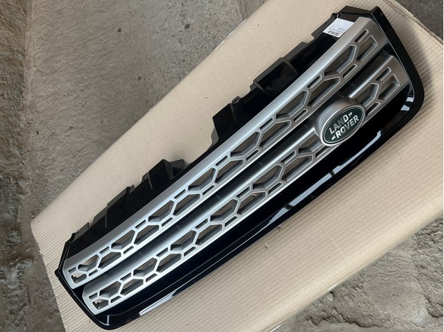 Решетка радиатора LR097949 LAND ROVER