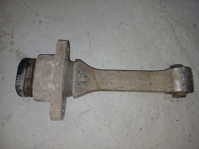 HYUNDAI 21950C5100 Передняя опора двигателя в наличии Винница