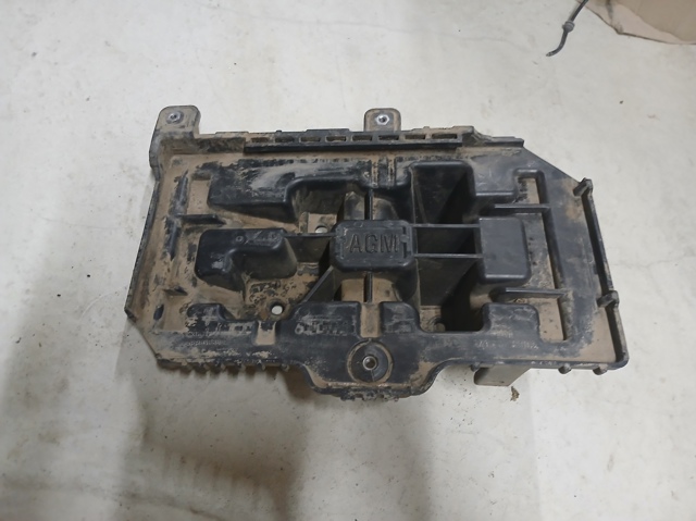 Подставка аккумулятора 37150C5002 HYUNDAI